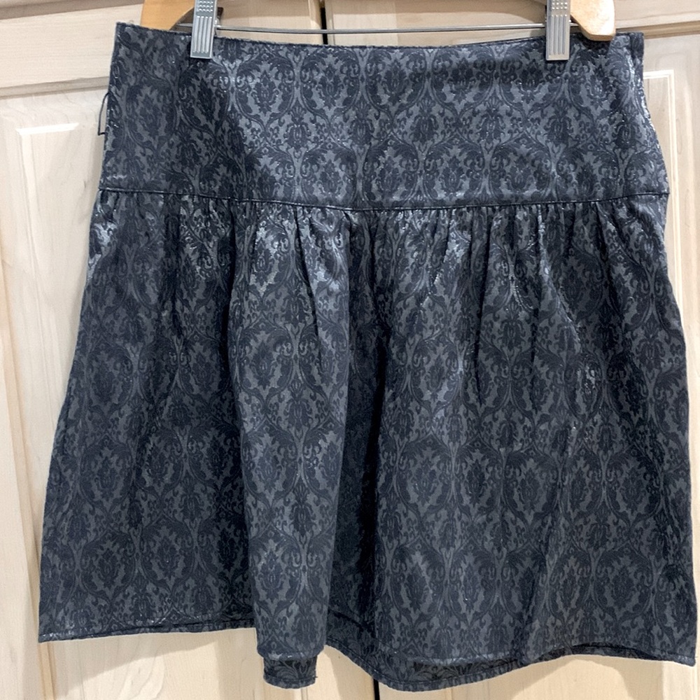 Cute black skirt. Size medium.